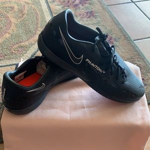 Nike Phantom GT2 Academy Dynamic Fit Soccer shoes